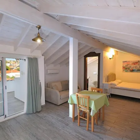 Brothers מלון 3*