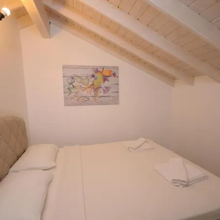 Brothers מלון 3*