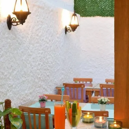 Brothers מלון 3*