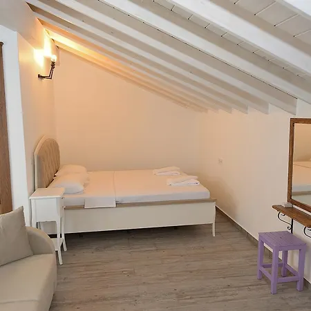 Brothers מלון 3*